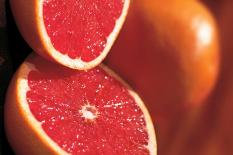 half a grapefruit nutrition